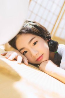 老师挽起裙子坐下小说